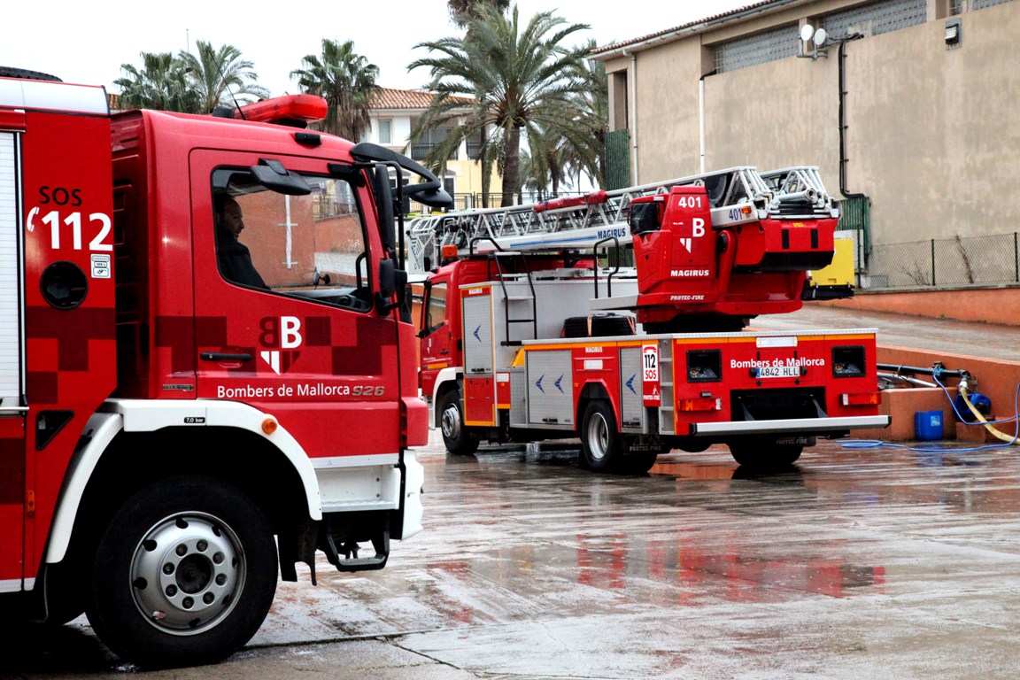 Vehículos de los Bombers de Mallorca.