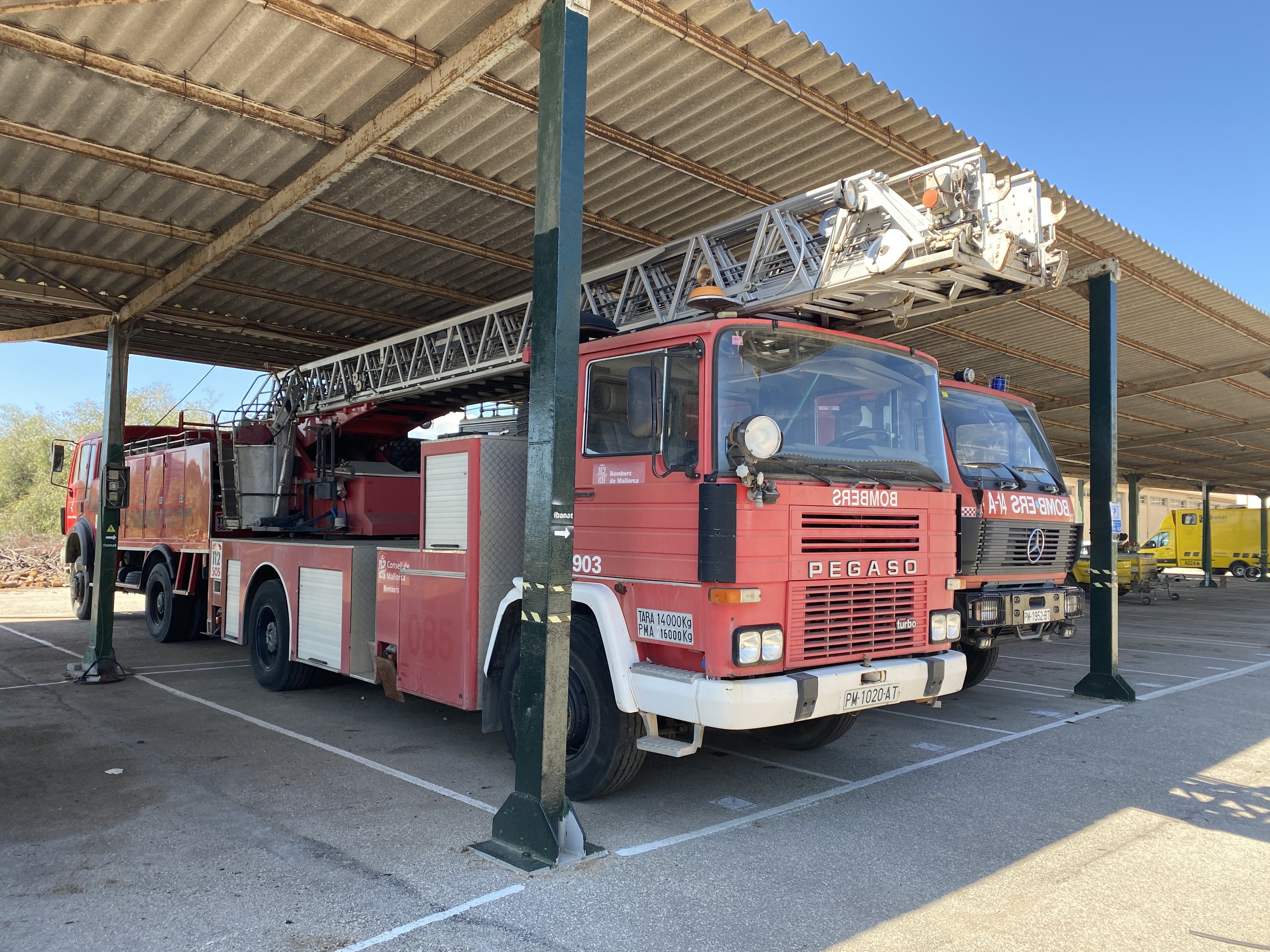 Camió de bombers cedit al Fons Mallorquí.