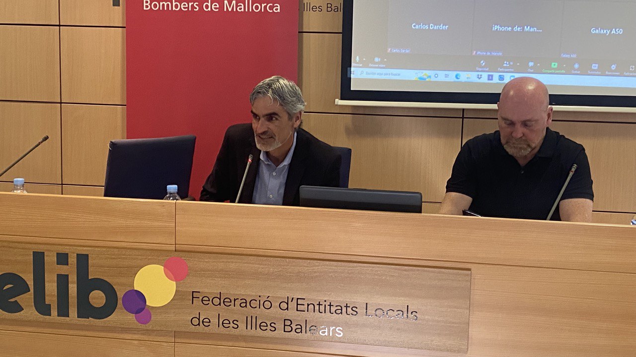 La Direcció Insular d’Emergències es reuneix amb batles, policia local i tècnics municipals.