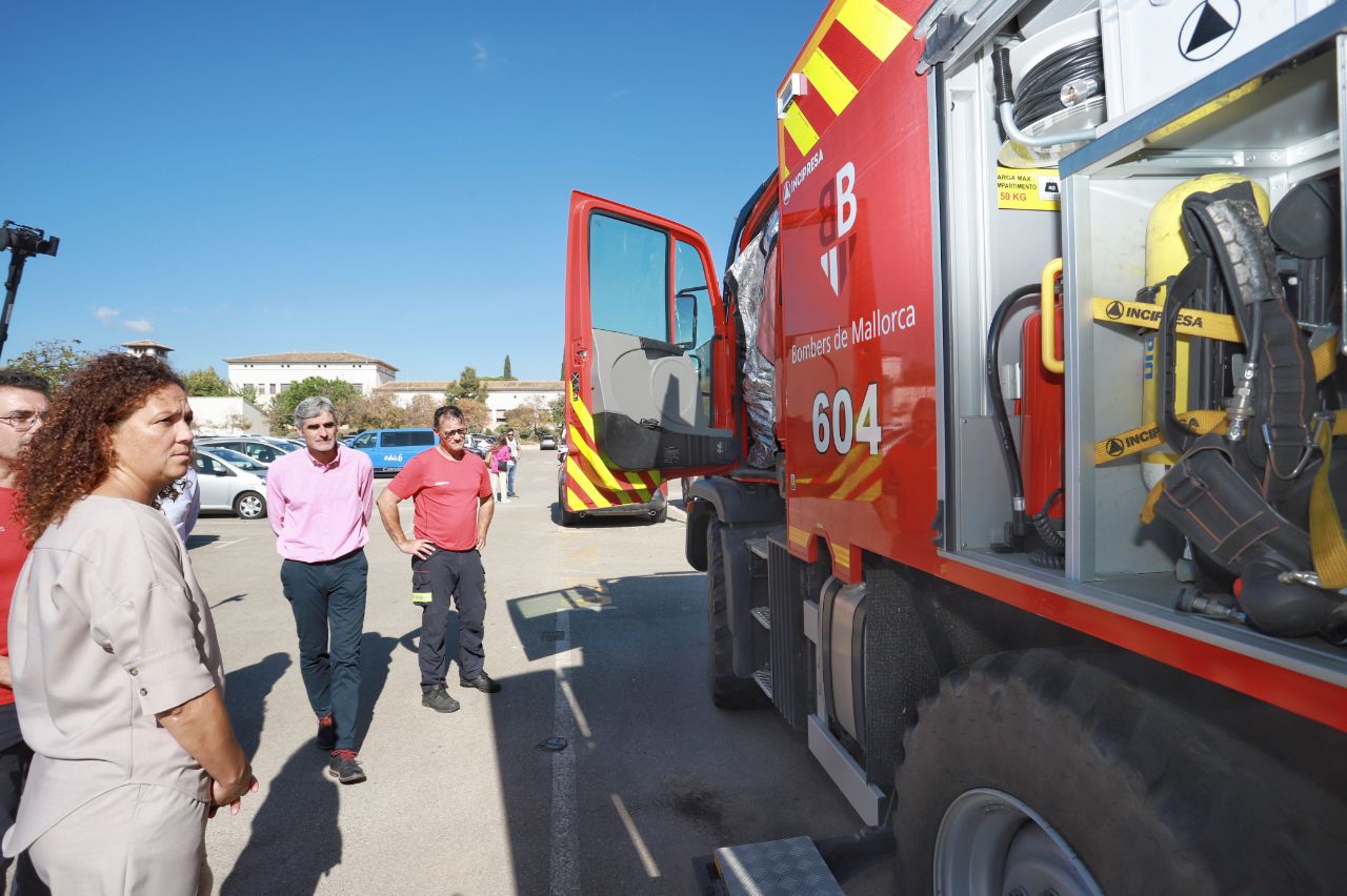 Presentació dels nous vehicles dels Bombers de Mallorca.