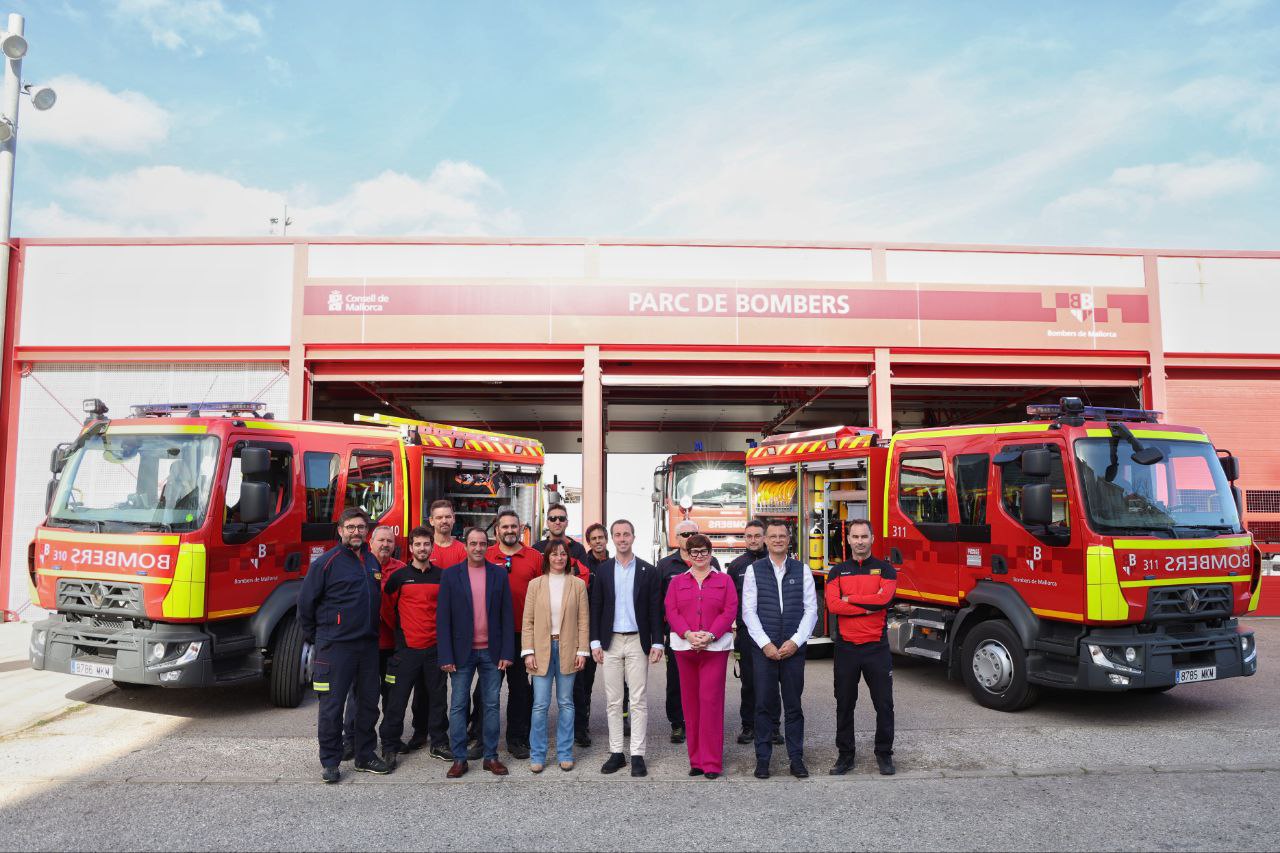 Presentación de los nuevos camiones de los Bombers de Mallorca.