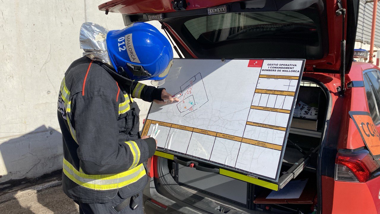 Simulacro de incendio de los Bombers de Mallorca y los Bombers de Palma.