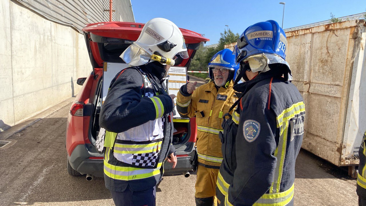 Simulacro de incendio de los Bombers de Mallorca y los Bombers de Palma.