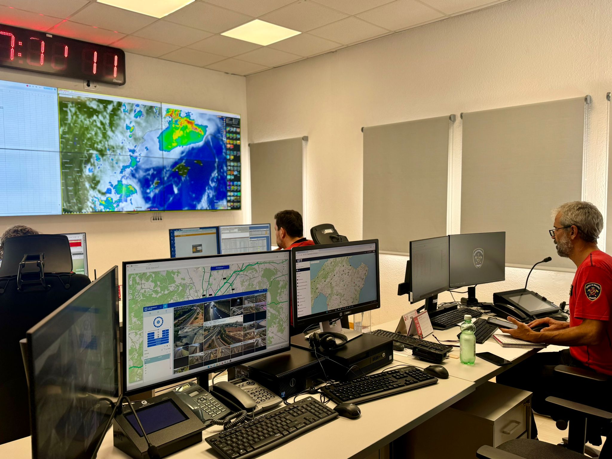 La sala central de Bomberos y centro de coordinación de tráfico de Carreteras.