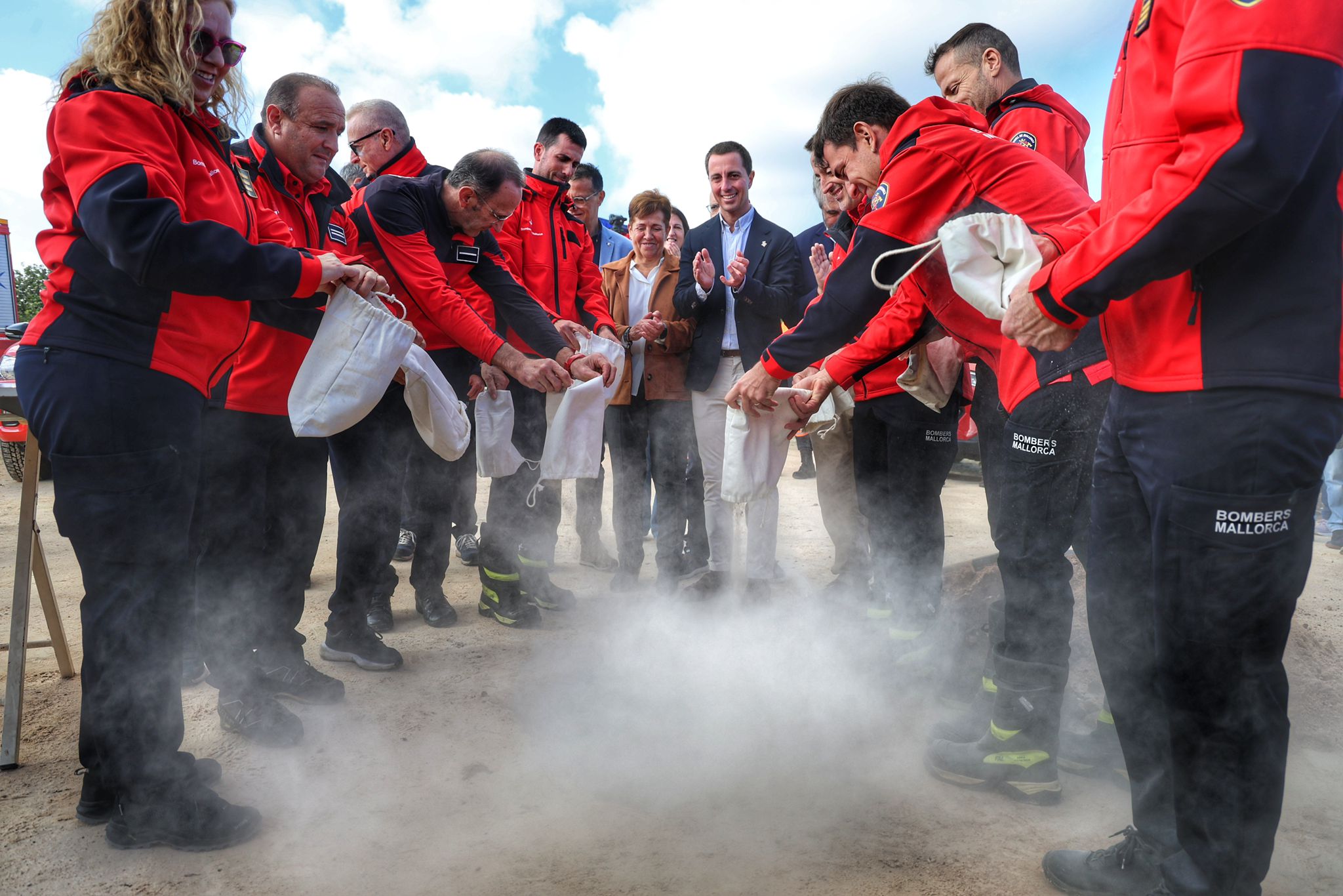 Col·locació de la primera pedra del parc nou dels Bombers de Mallorca a Santanyí.