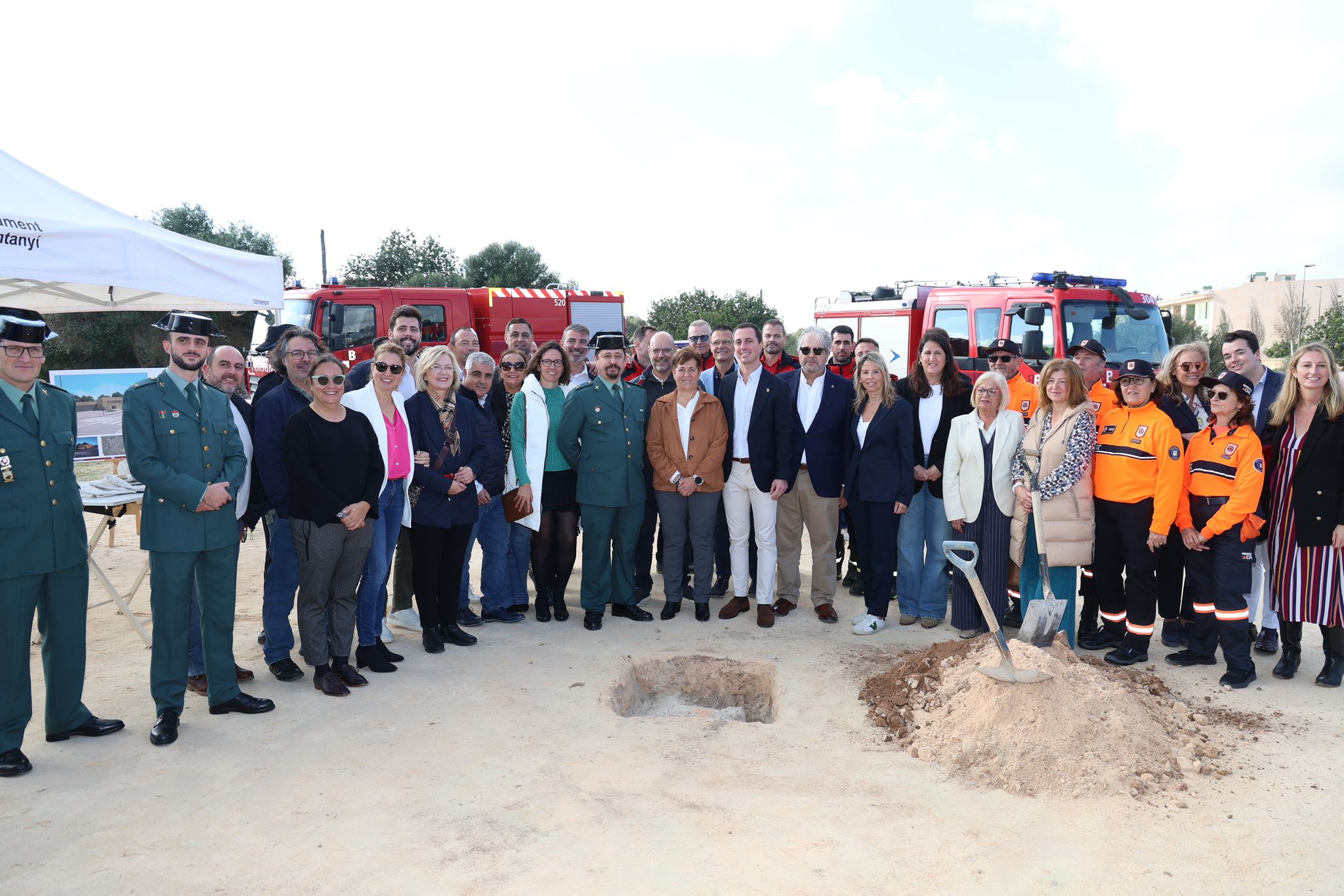 Col·locació de la primera pedra del parc nou dels Bombers de Mallorca a Santanyí.