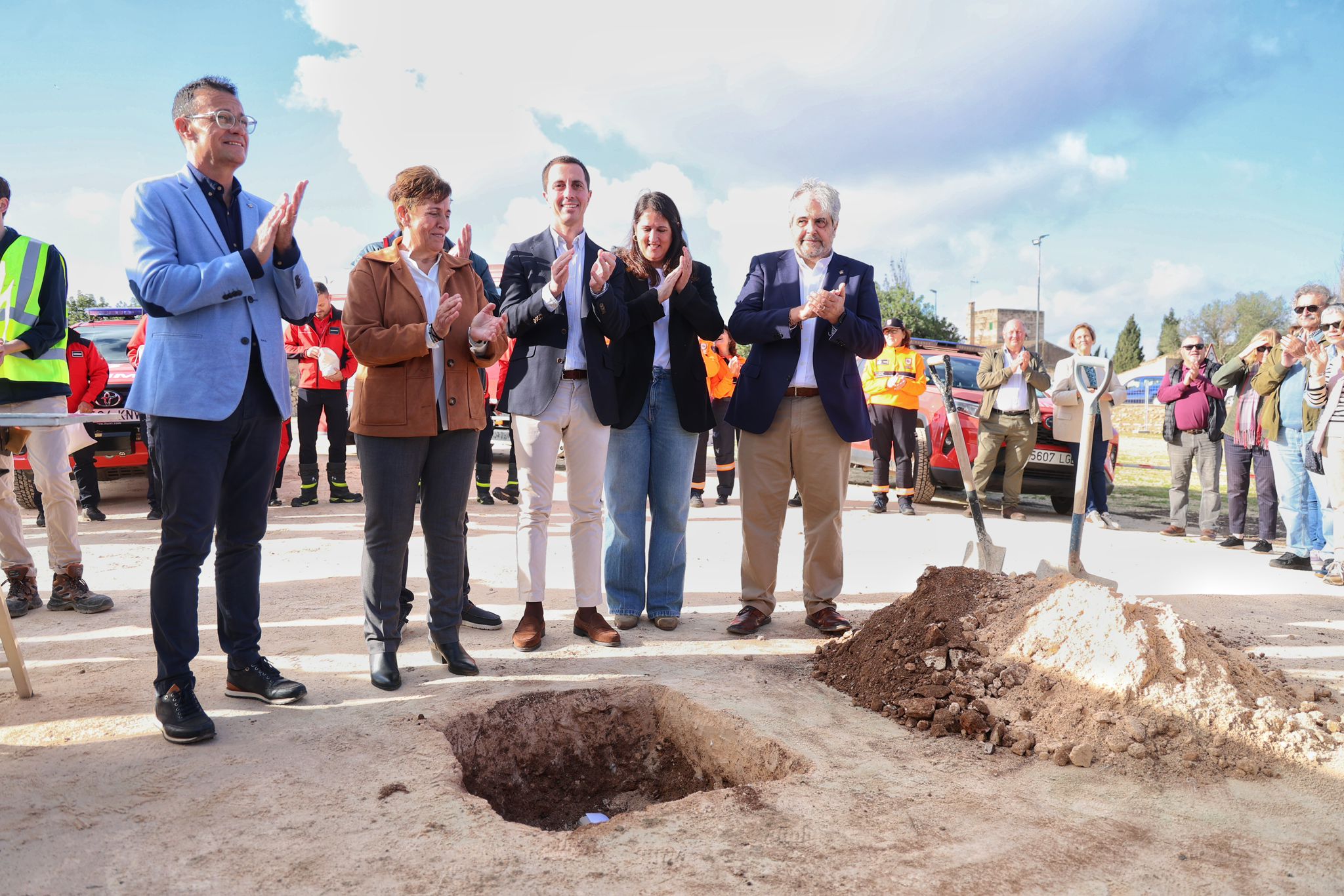 Col·locació de la primera pedra del parc nou dels Bombers de Mallorca a Santanyí.