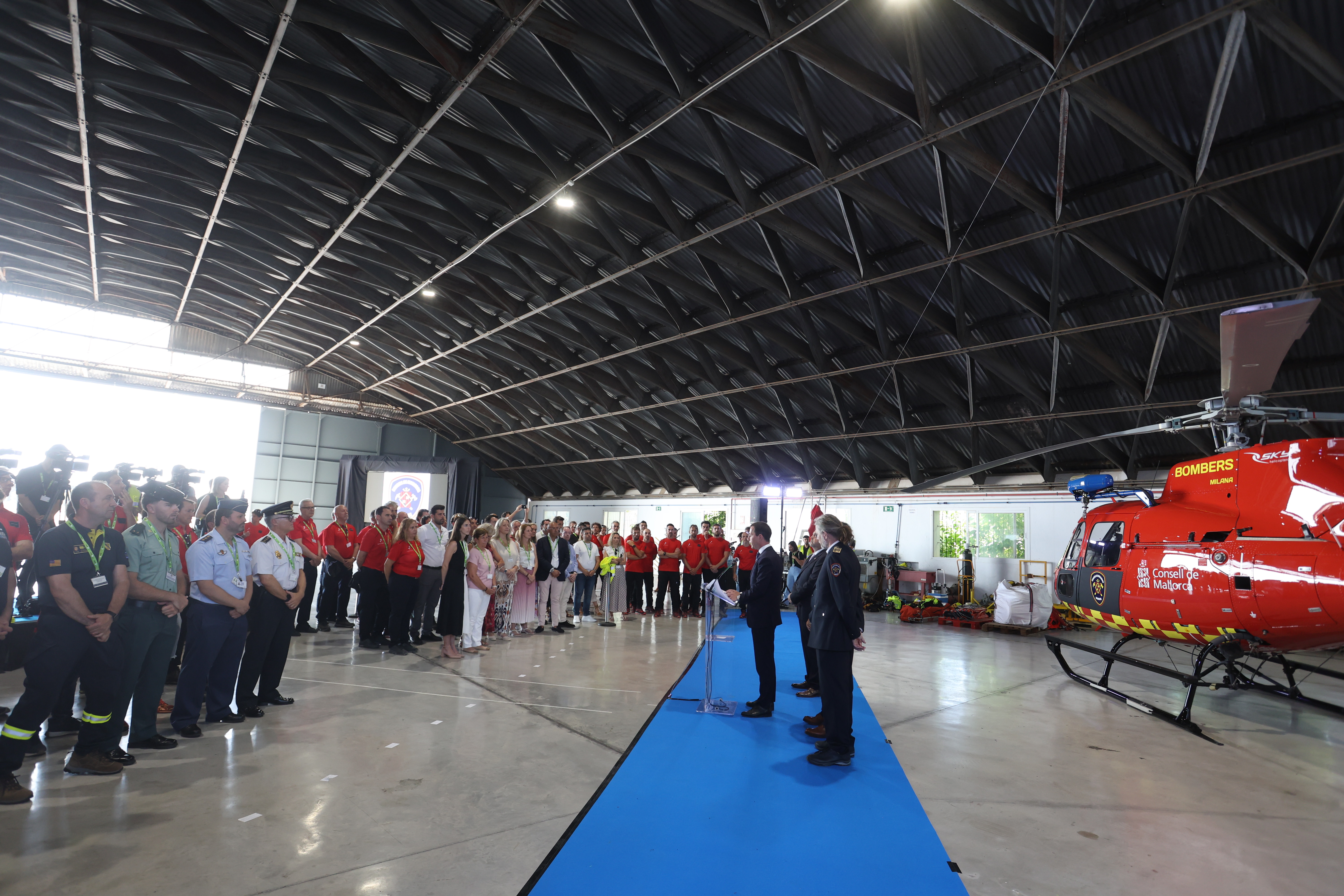 Presentació del nou helicòpter <em>Milana</em> dels Bombers de Mallorca.