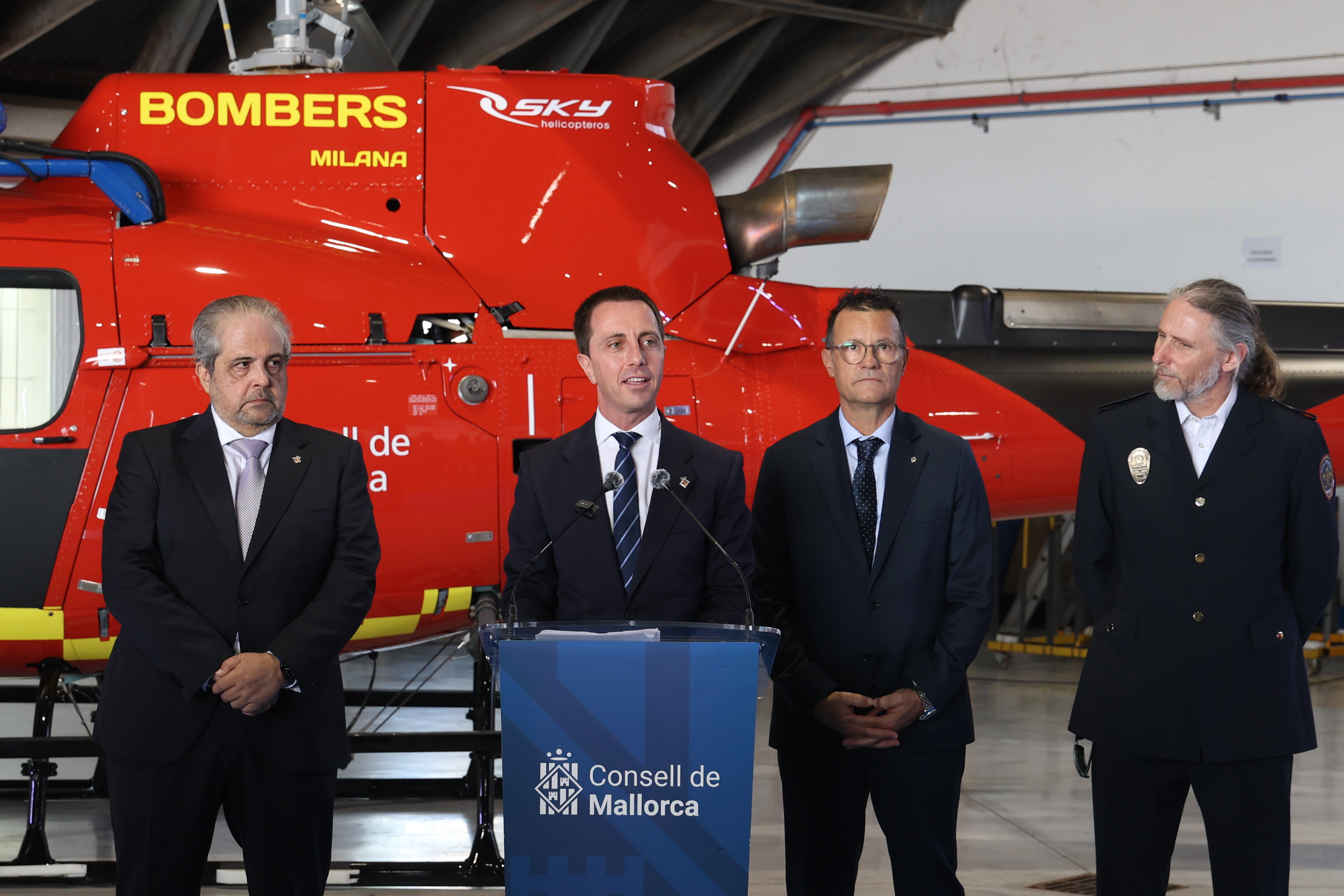 Presentació del nou helicòpter <em>Milana</em> dels Bombers de Mallorca.