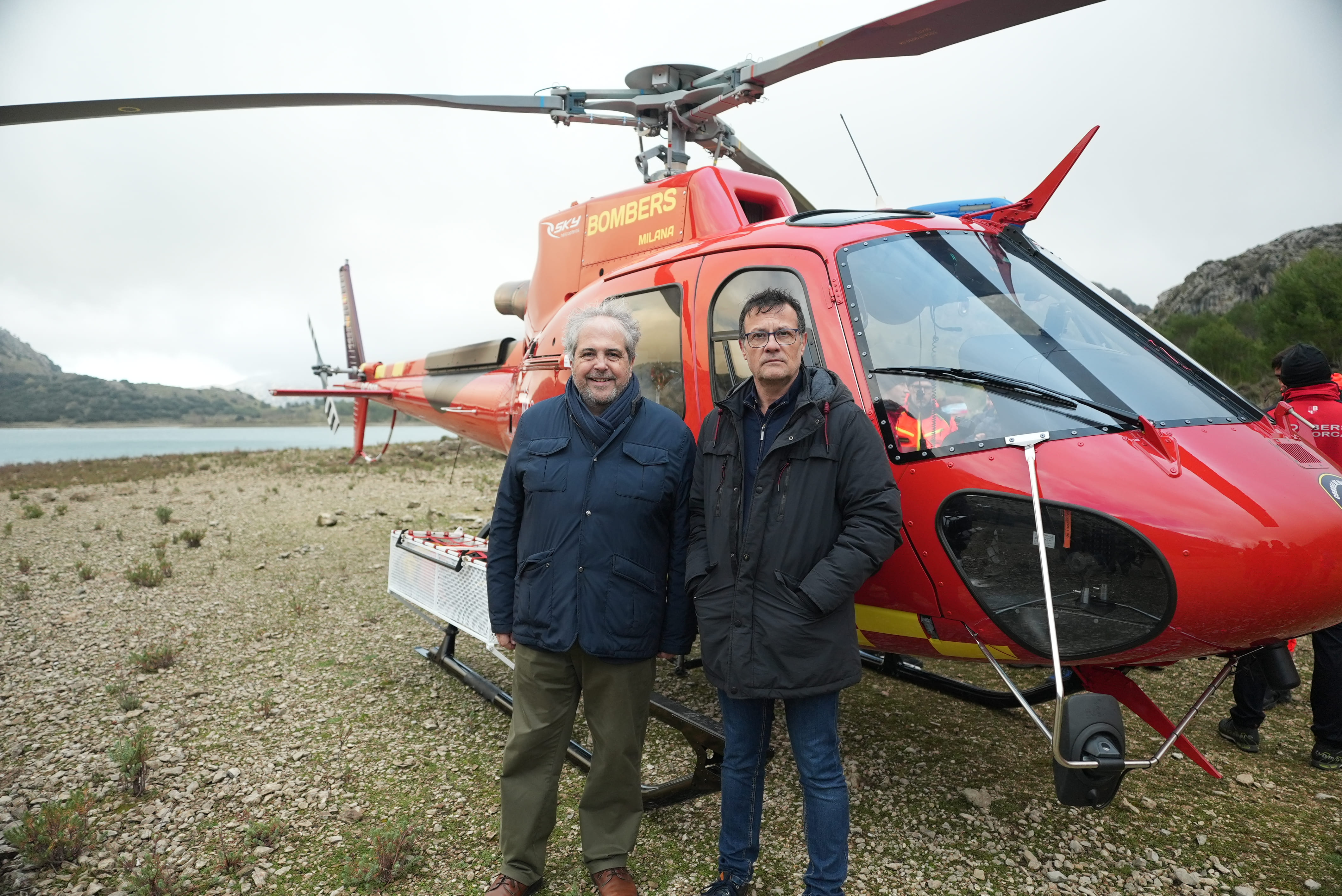 El conseller d'Hisenda, Innovació i Funció Pública, Rafel Bosch, i el director insular d'Emergències, Joan Fornàs.