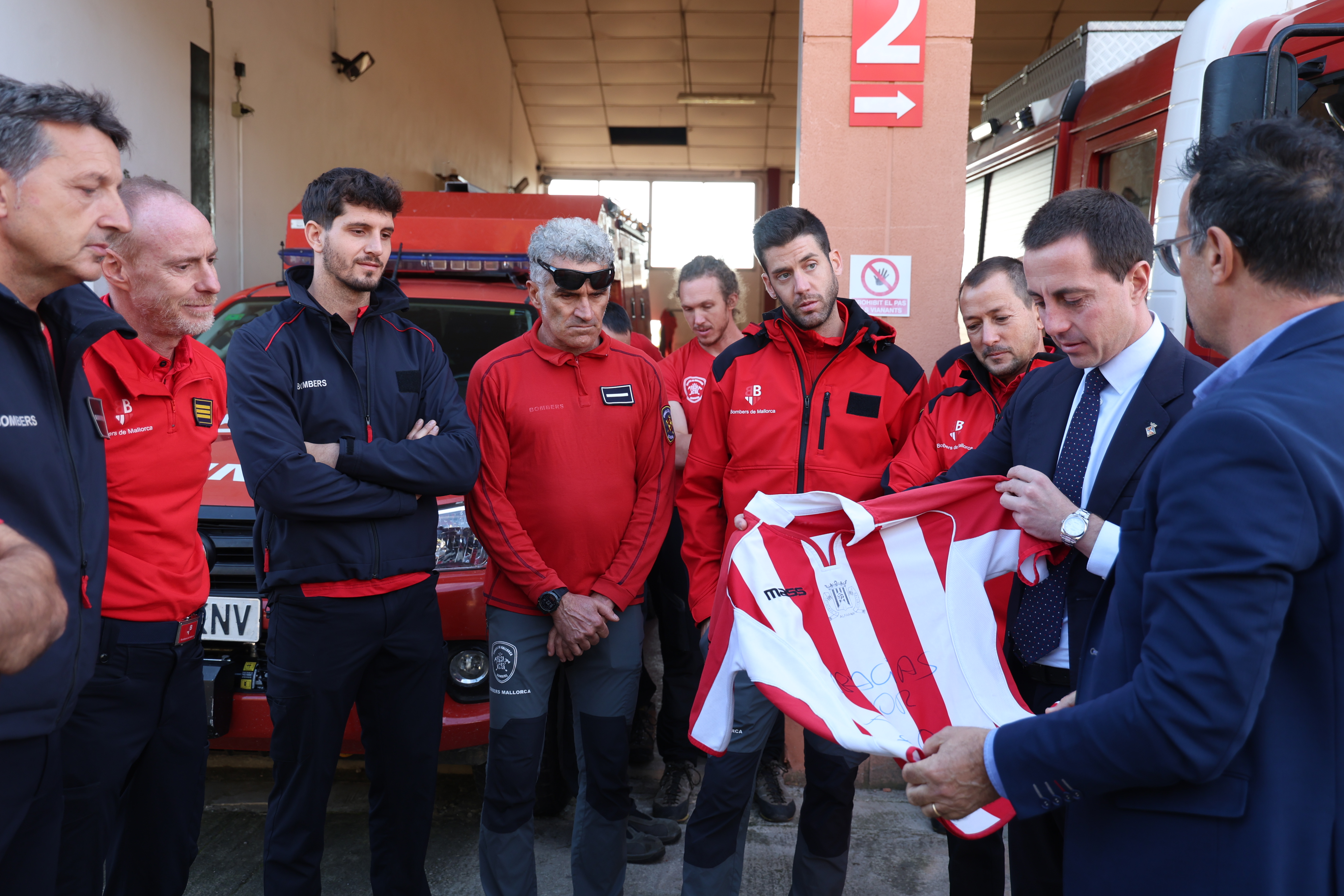 El primer destacament dels Bombers de Mallorca destinat a València ja ha tornat a Mallorca.