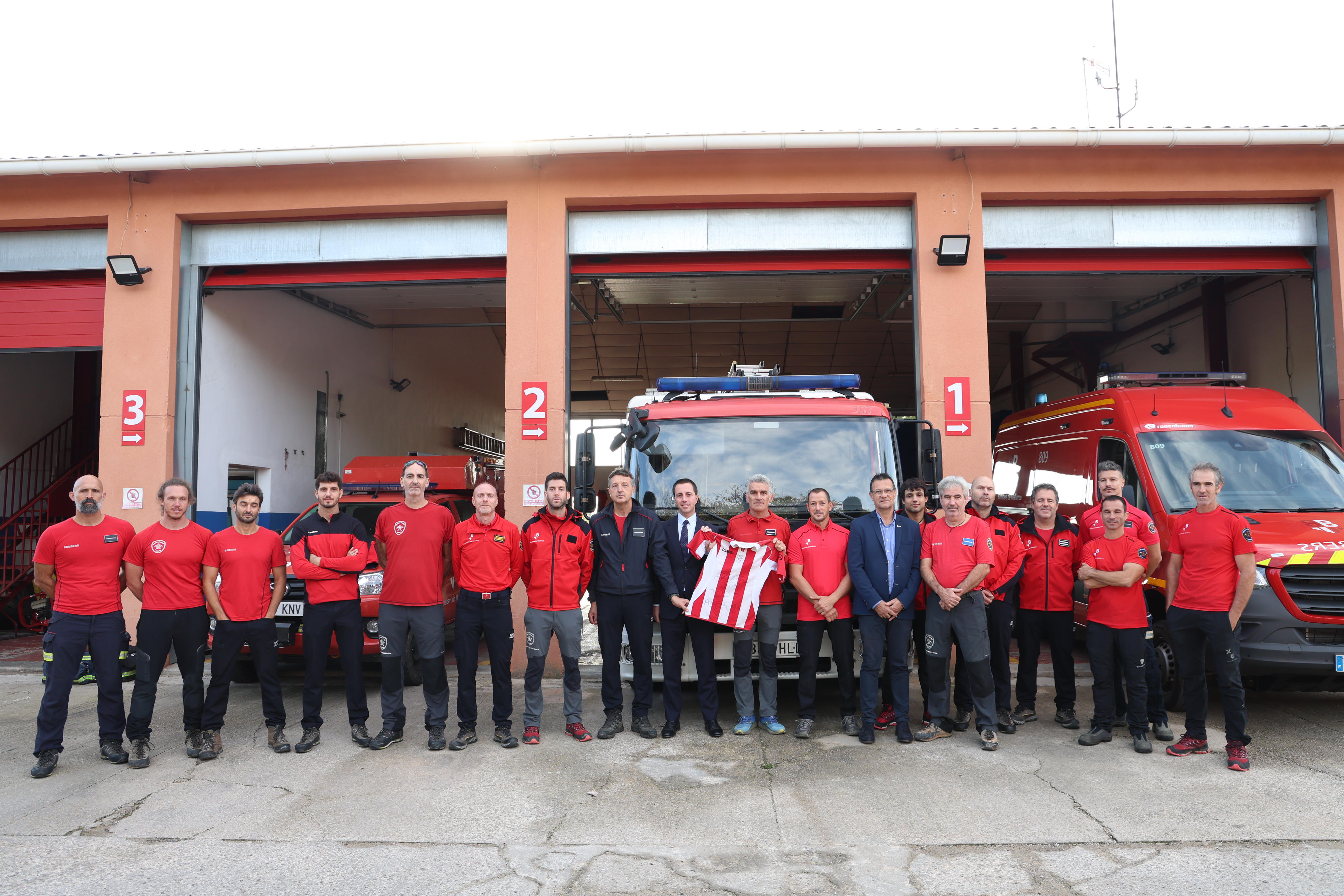 El primer destacament dels Bombers de Mallorca destinat a València ja ha tornat a Mallorca.