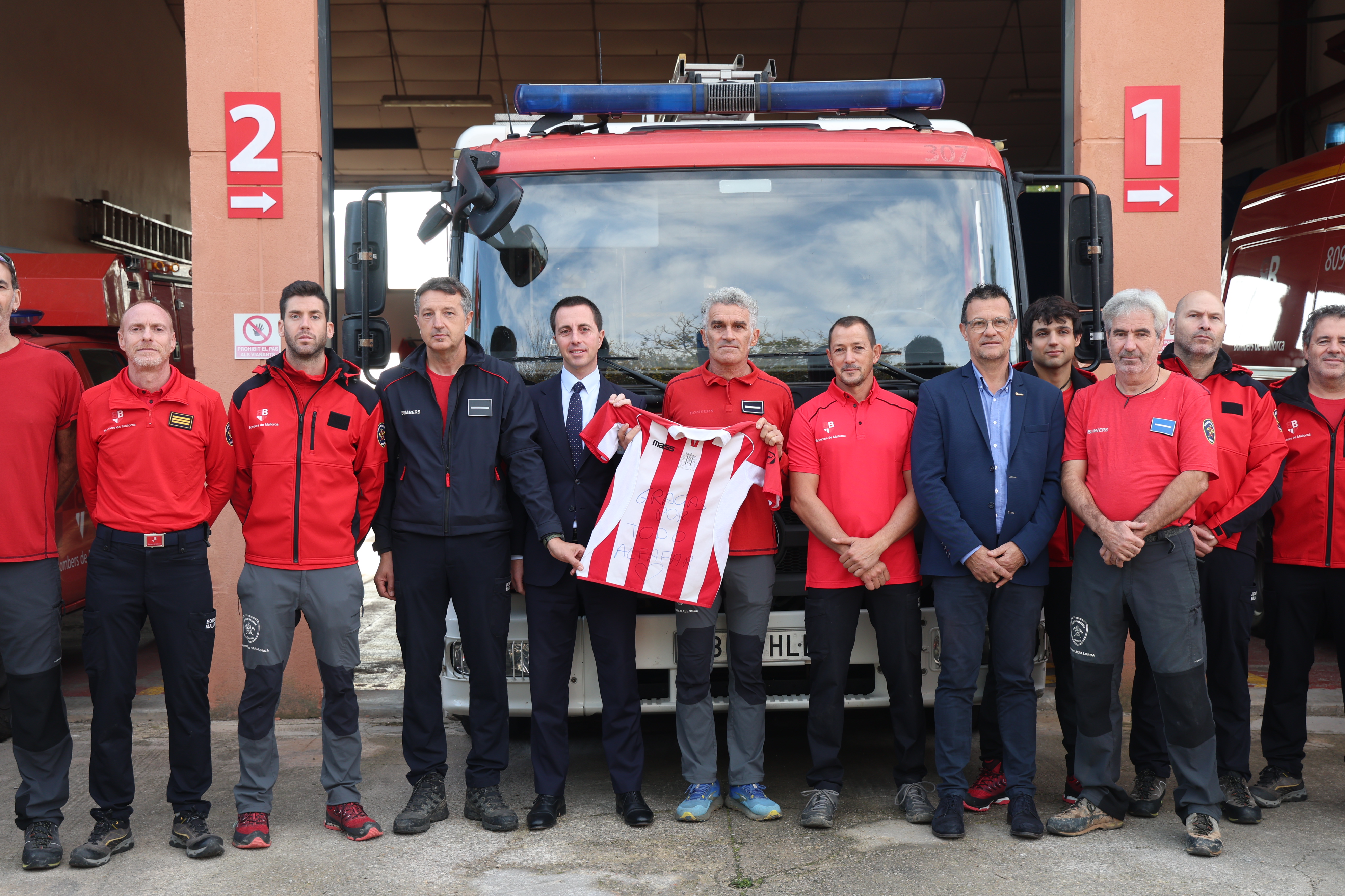 El primer destacament dels Bombers de Mallorca destinat a València ja ha tornat a Mallorca.